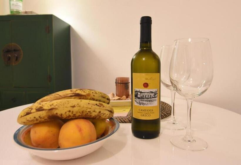 اتاق لوکس با وان آب گرم, Sunrise B&b