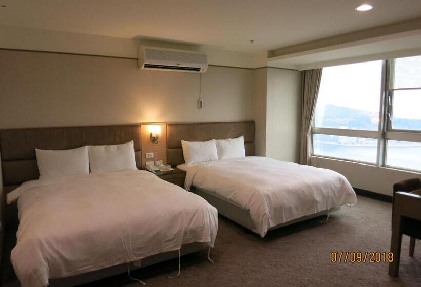 اتاق استاندارد چهار تخته, Rhine Inn