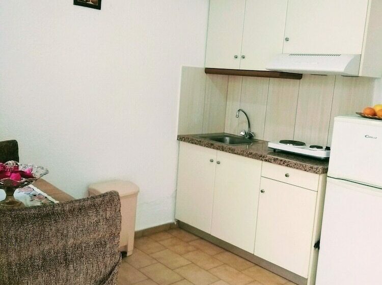 استودیوی استاندارد, Orion Apartments