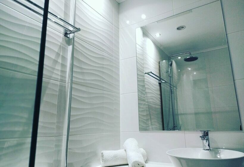 استودیوی استاندارد, Orion Apartments