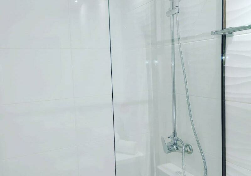 استودیوی استاندارد, Orion Apartments