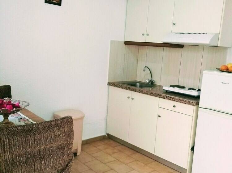 استودیوی استاندارد, Orion Apartments