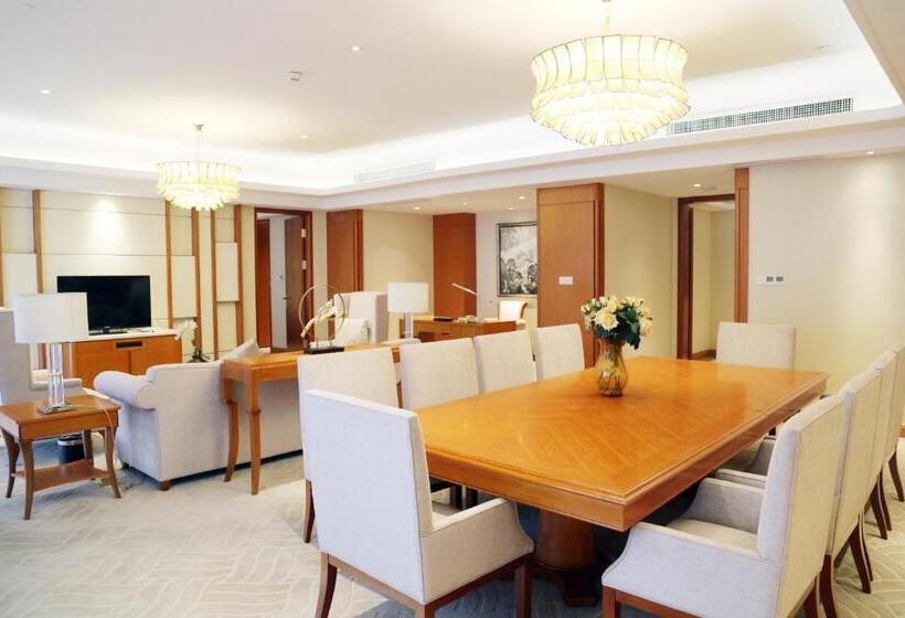 수피리어 스위트, Huaguoshan