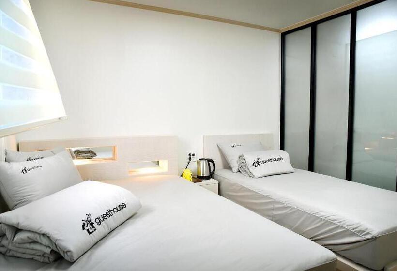 اتاق استاندارد سه نفره, 24 Guesthouse Suncheon
