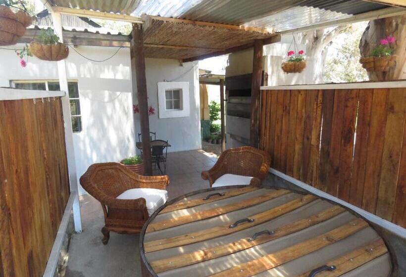 Шале 1 Спальня, Swartberg Backpackers