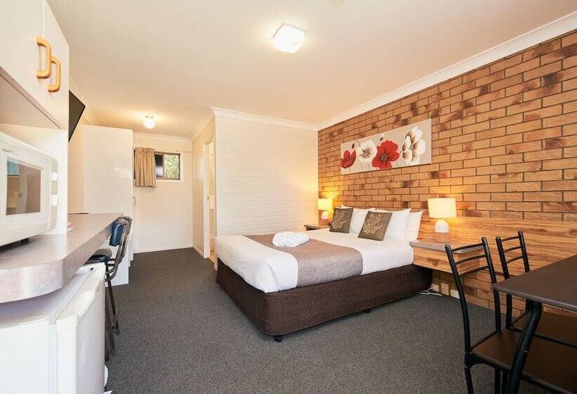 اتاق خانوادگی, Ruthven Street Motor Inn