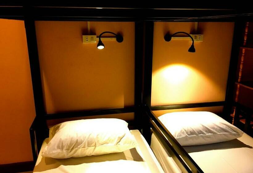 اتاق خانوادگی, Urban Hostel Bangkok