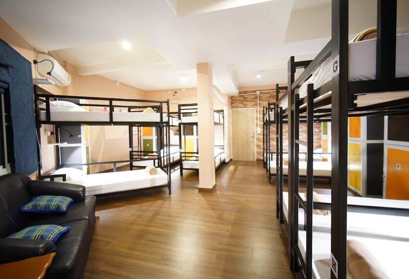 تختخواب در اتاق مشترک, Urban Hostel Bangkok