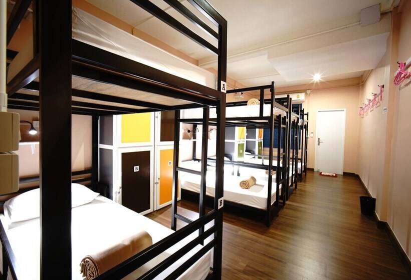 تختخواب در اتاق مشترک, Urban Hostel Bangkok