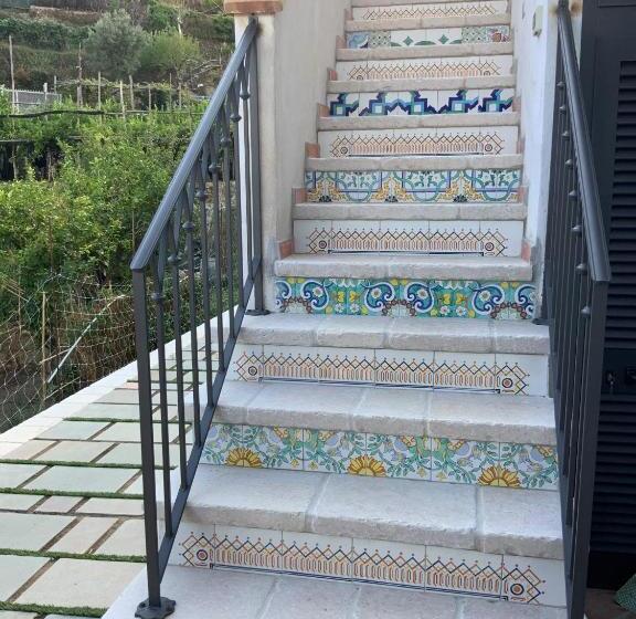 سوییت با چشم‌انداز دریا, Villa La Zagara