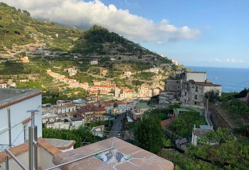 سوییت با چشم‌انداز دریا, Villa La Zagara
