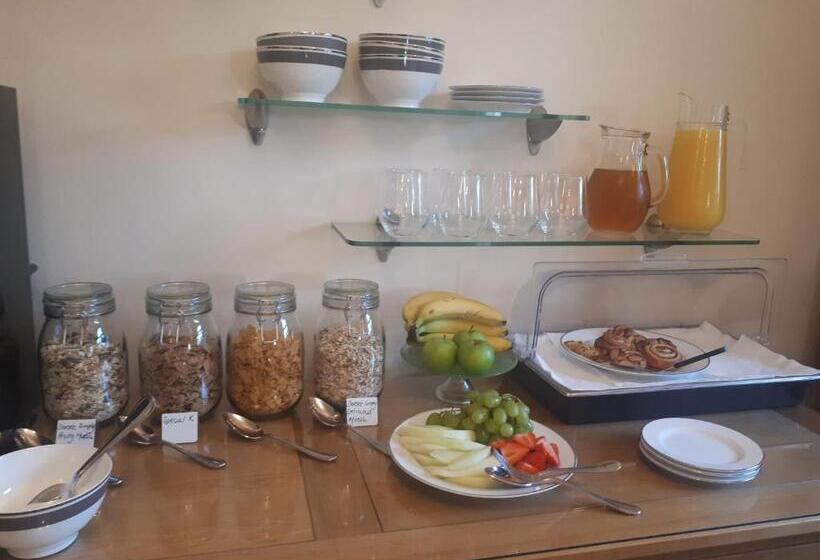 اتاق سوپریور با چشم‌انداز باغ, Berry House Bed & Breakfast