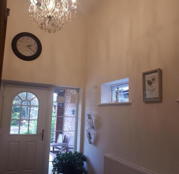 اتاق سوپریور با چشم‌انداز باغ, Berry House Bed & Breakfast