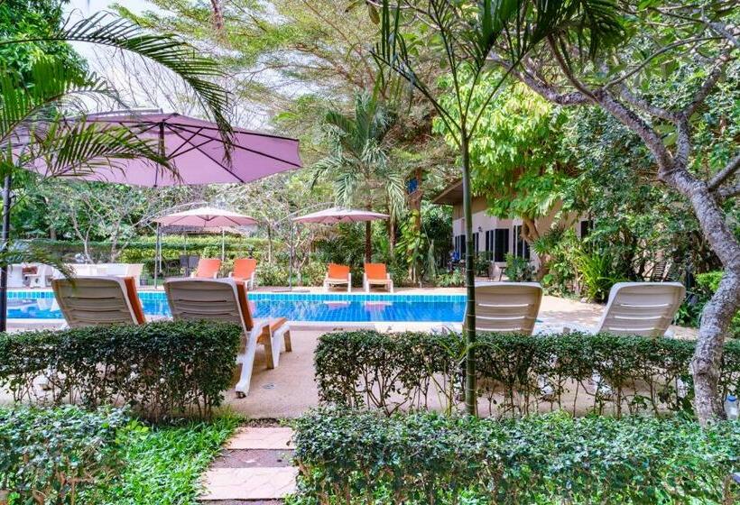 스탠다드 룸 풀장 전망, Cascades Resort