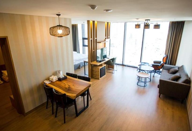 Королевский Люкс, J Square Hotel And Wedding