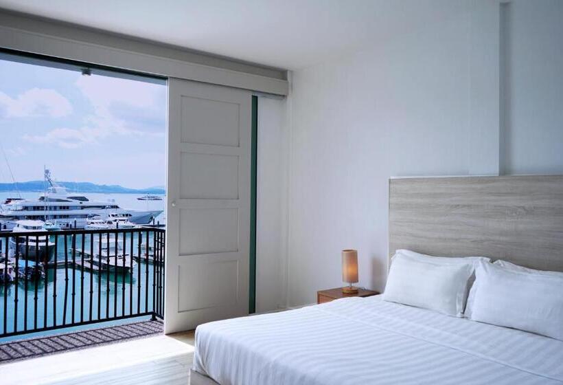 اتاق لوکس با تخت بزرگ, Ramada By Wyndham Langkawi Marina