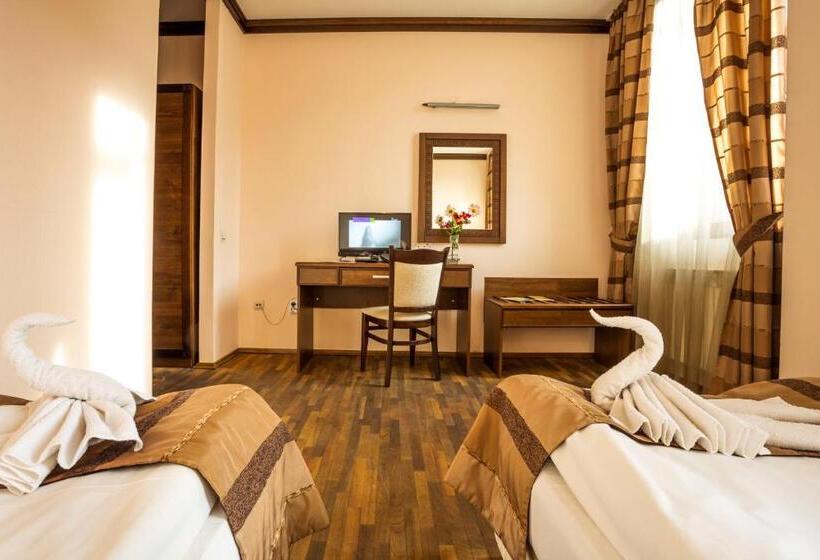 Номер Стандарт, Family Hotel Teteven
