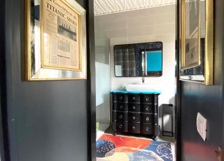 Номер Престиж, ô Clair De Lune Chambres D Hôtes Climatisées à Sarlat   Parking Privé   Piscine Chauffée   Espace Bi