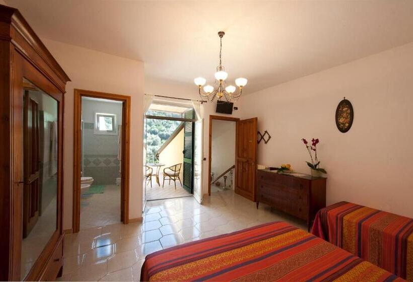 اتاق استاندارد سه نفره, Agriturismo La Lobra
