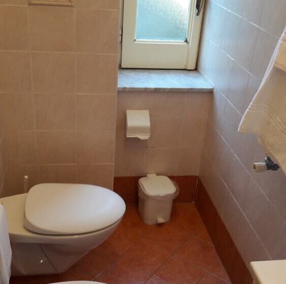 اتاق استاندارد چهار تخته, Agriturismo La Lobra