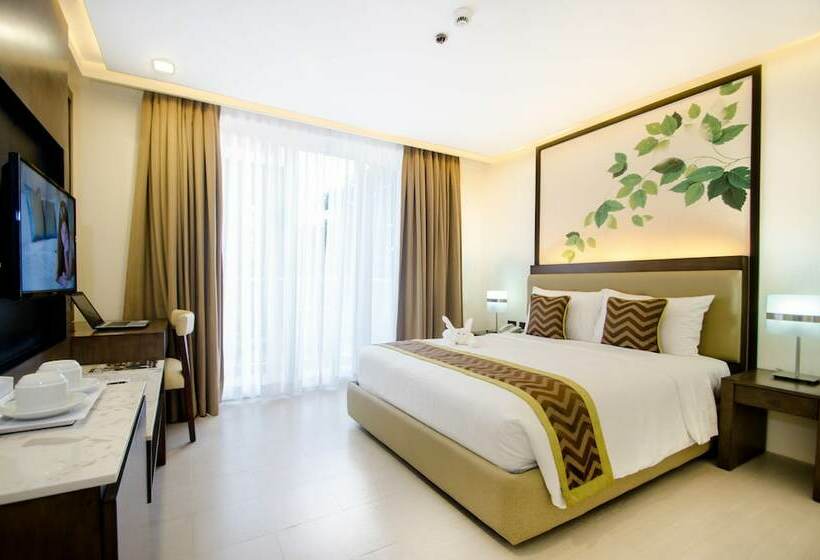 غرفة ديلوكس مطلة على حمام السباحة, Boracay Haven Suites