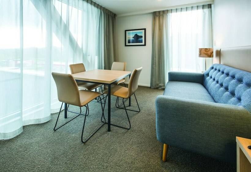 침실 2개 아파트, Ramada Suites By Wyndham Albany