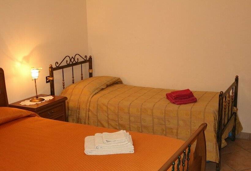 Четырехместный Номер Стандарт с Балконом, B&b Esperança