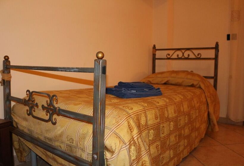 Четырехместный Номер Стандарт с Балконом, B&b Esperança