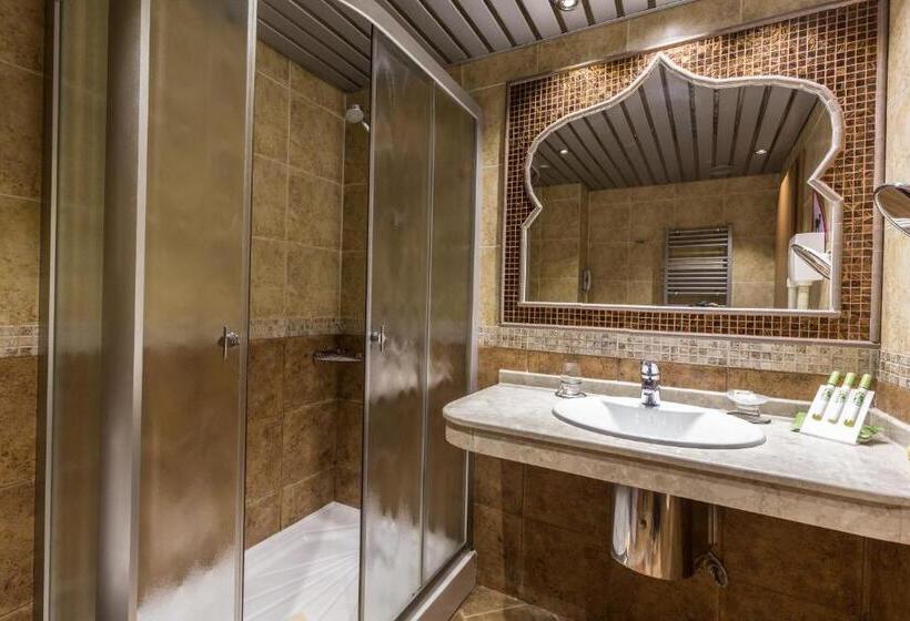 Люкс Повышенной Комфортности, Diplomat Plaza Hotel & Resort