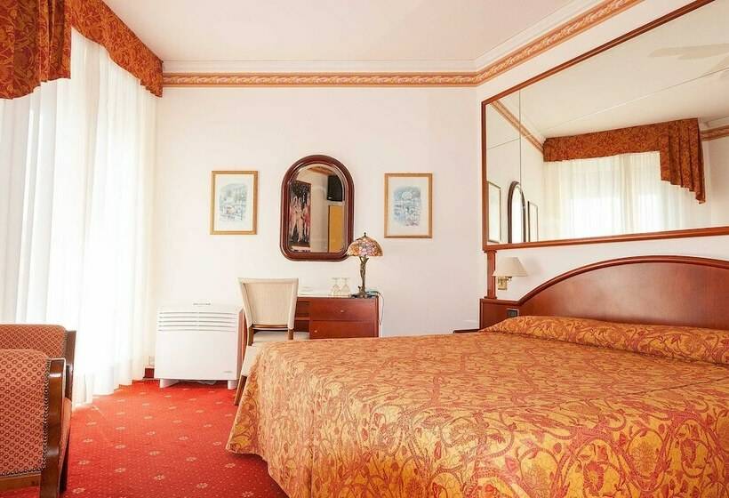 Standard Room Side Sea View, Napoleon