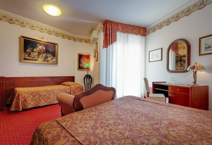 Junior Suite with Balcony, Napoleon