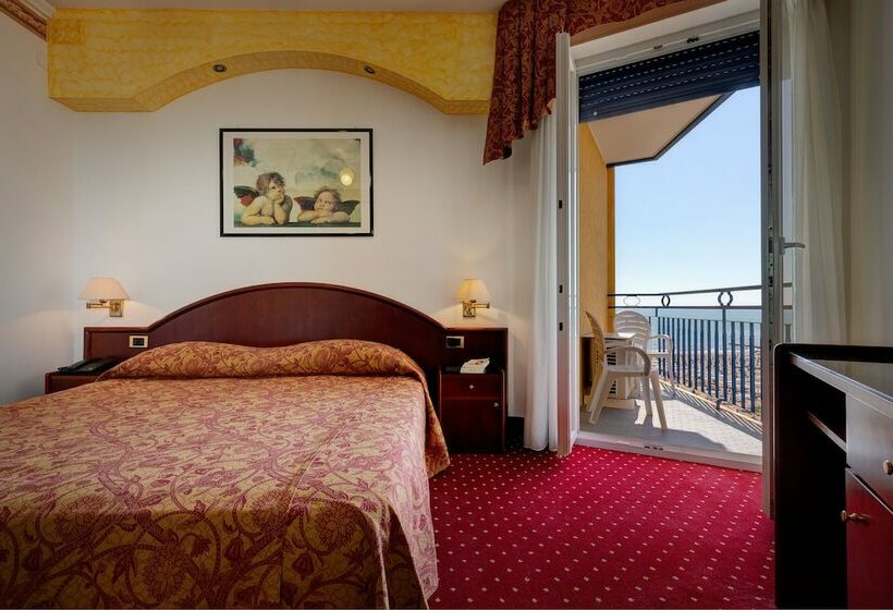 Standard Room Side Sea View, Napoleon