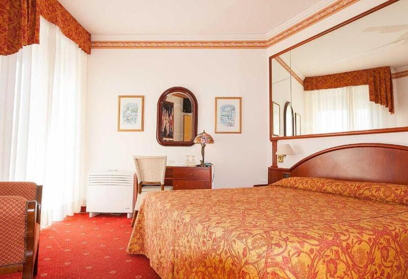 Standard Room Side Sea View, Napoleon