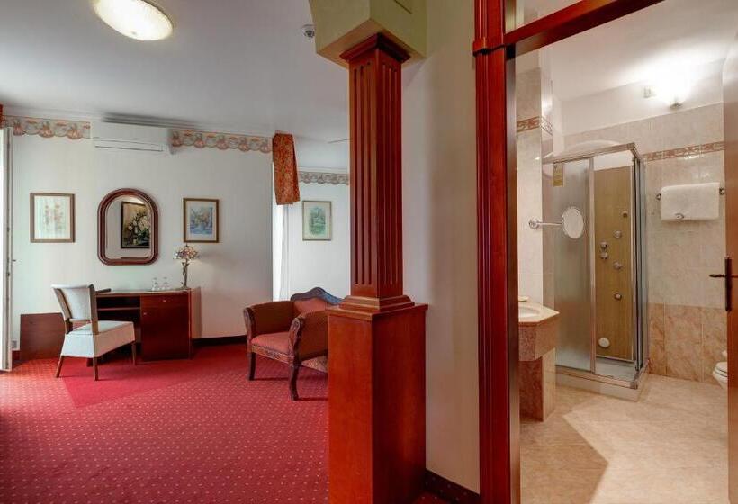 Junior Suite, Napoleon