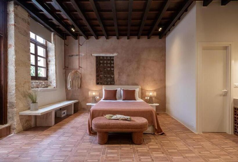 Люкс, Qualia Slowlife Suites
