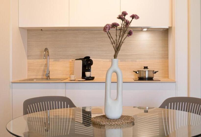 سوییت سوپریور, Lan Suites