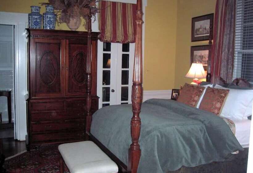 발코니 디럭스 룸, Belle Oaks Inn