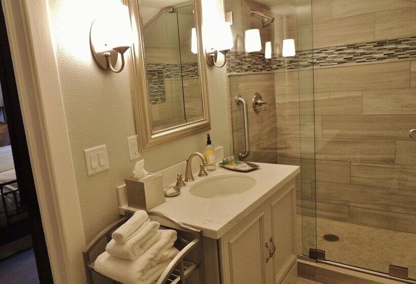 Номер Deluxe, Huff House Inn And Cabins