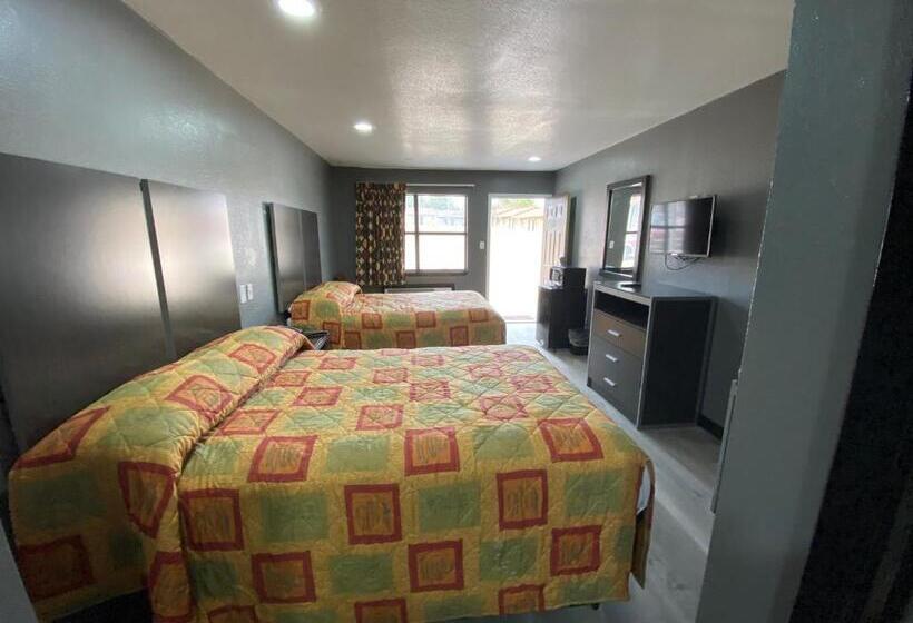 Номер Стандарт, Town House Motel