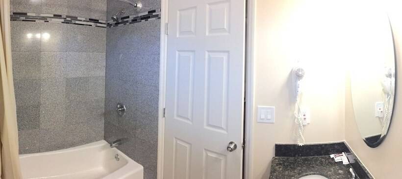 غرفة قياسية, Wagon Wheel Motel