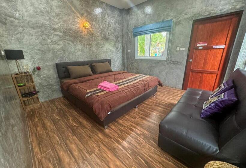 اتاق لوکس, Toraneethai Homestay Amphawa