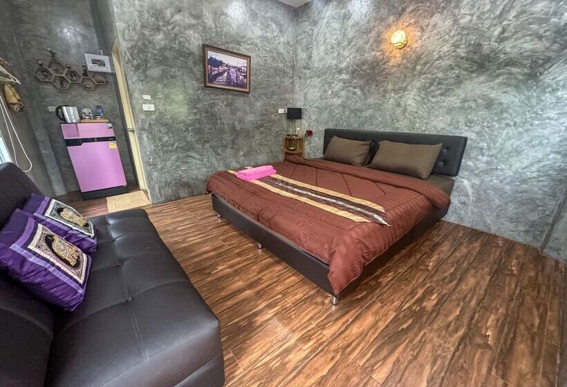 اتاق لوکس, Toraneethai Homestay Amphawa