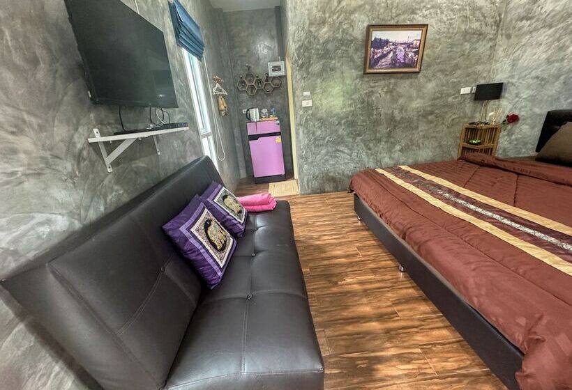 اتاق لوکس, Toraneethai Homestay Amphawa