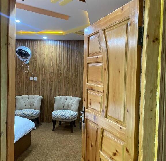 اتاق لوکس, Baltistan Resort Kachura