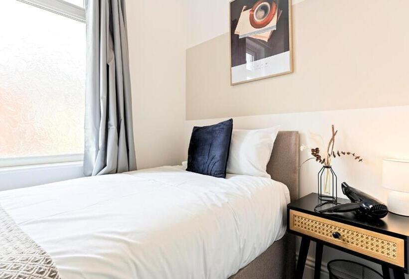 اتاق استاندارد یک نفره, Suite #2   Central Location   Private Ensuite, Smart Tv, Fast Wifi And Free Parking   By Yoko Proper
