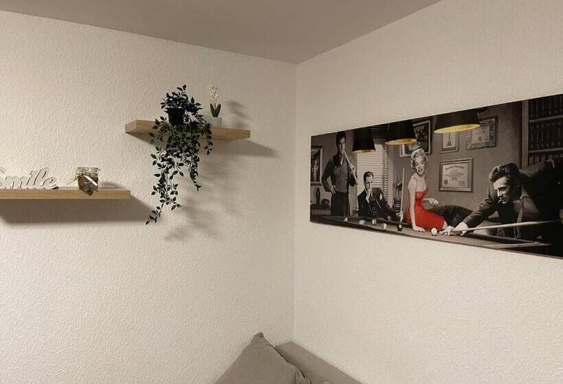 Quarto Estandar Banheiro Compartilhado, Koblenz Corner Rooms