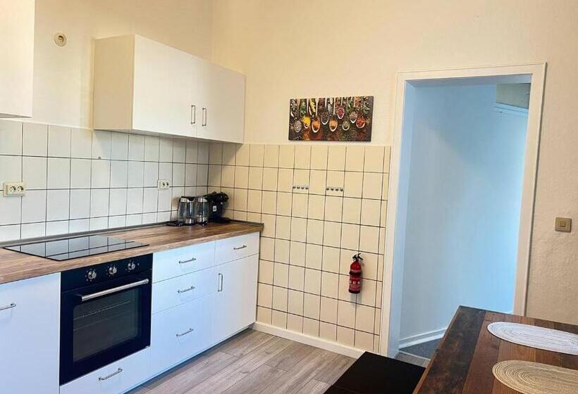 Quarto Estandar Banheiro Compartilhado, Koblenz Corner Rooms