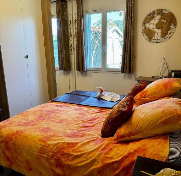 Номер Стандарт, La Maison Des Tarentes