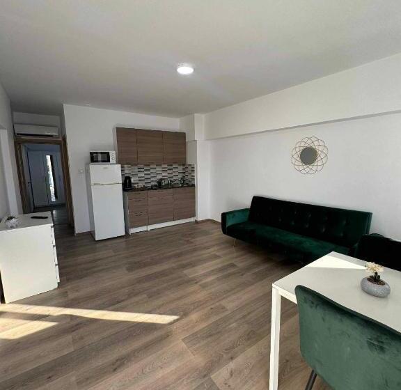 Apartamento 1 Dormitório com Sacada, M Hotel Apartments