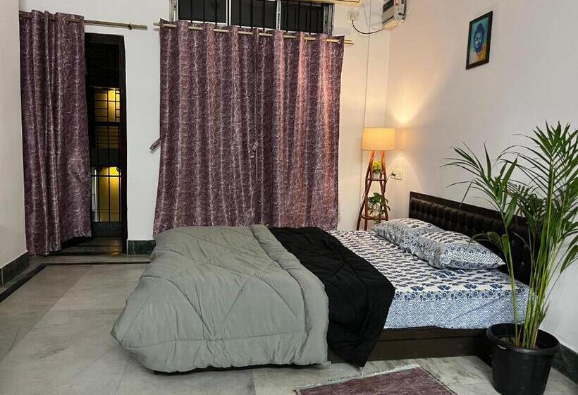 اتاق لوکس, Beltola Serenity Homestay